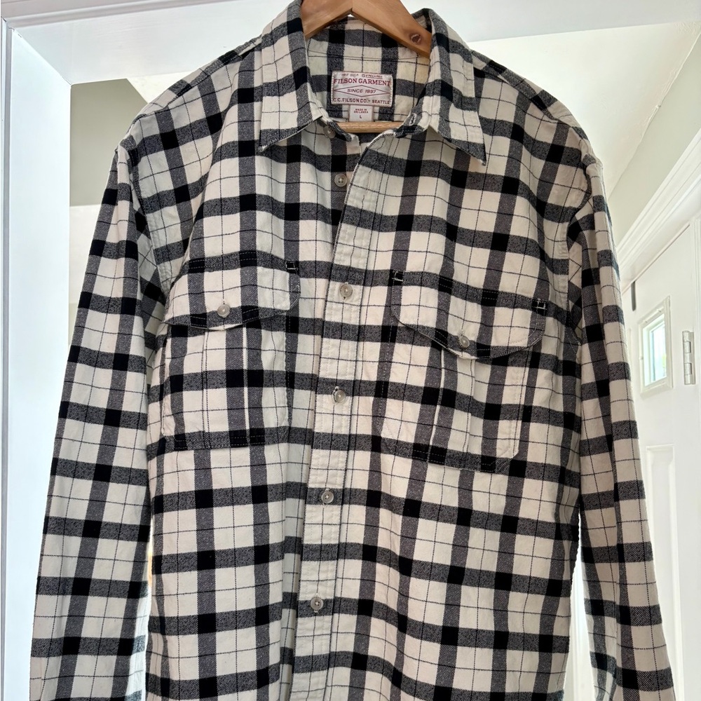 Filson Alaskan Guide Button Down Shirt- Men’s Large NWOT